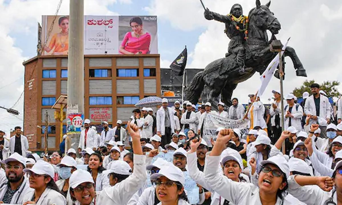 murder of a trainee doctor in Kolkata । కోల్కతా మెడికోపై సామూహిక లైంగిక దాడి! murder of a trainee doctor in Kolkata । కోల్కతా మెడికోపై సామూహిక లైంగిక దాడి!