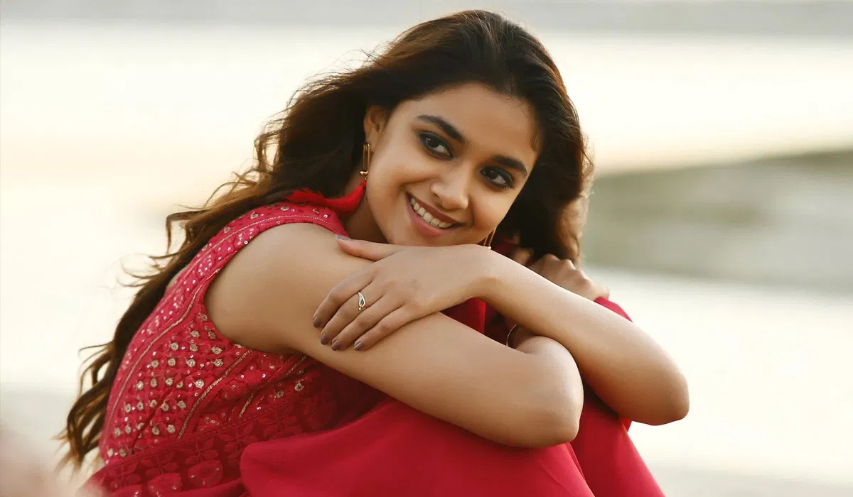 Keerthy Suresh | బెస్ట్ డ్యాన్సర్ అతనేనన్న కీర్తి సురేశ్.. ట్రోల్ చేస్తున్న చిరు ఫ్యాన్స్..! Keerthy Suresh | బెస్ట్ డ్యాన్సర్ అతనేనన్న కీర్తి సురేశ్.. ట్రోల్ చేస్తున్న చిరు ఫ్యాన్స్..!