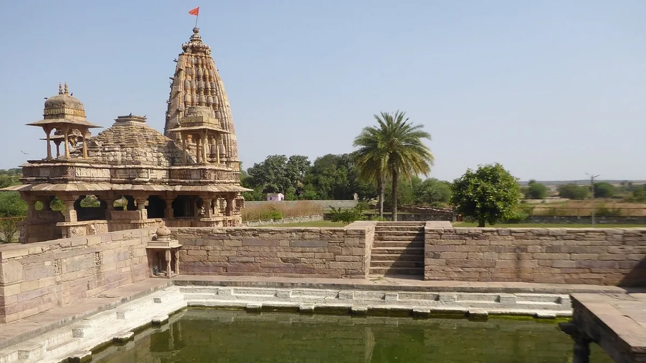 Paap Mukti Temple | ఆ గుడిలో కేవలం రూ.12తో పాపం కడిగేసుకోవచ్చు.. పాపం పోయిందని సర్టిఫికెట్ కూడా అందుకోవచ్చు..! Paap Mukti Temple | ఆ గుడిలో కేవలం రూ.12తో పాపం కడిగేసుకోవచ్చు.. పాపం పోయిందని సర్టిఫికెట్ కూడా అందుకోవచ్చు..!