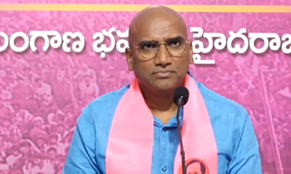 RS Praveen Kumar | ఖైదీల తిండి కోసం 83 రూపాయలు.. కానీ విద్యార్థుల తిండి కోసం 37 రూపాయలే ఖర్చు : బీఆరెస్ నేత ఆర్ఎస్ ప్రవీణ్కుమార్ RS Praveen Kumar | ఖైదీల తిండి కోసం 83 రూపాయలు.. కానీ విద్యార్థుల తిండి కోసం 37 రూపాయలే ఖర్చు : బీఆరెస్ నేత ఆర్ఎస్ ప్రవీణ్కుమార్