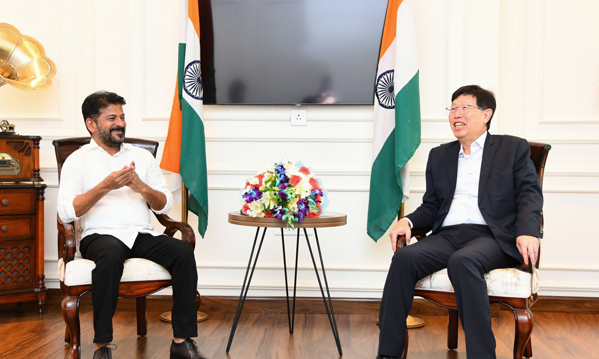 Foxconn Chairman Young Liu | ఇండస్ట్రీ, సర్వీస్ రంగాల్లో విస్తరించే సత్తా గల నగరం హైదరాబాద్ Foxconn Chairman Young Liu | ఇండస్ట్రీ, సర్వీస్ రంగాల్లో విస్తరించే సత్తా గల నగరం హైదరాబాద్