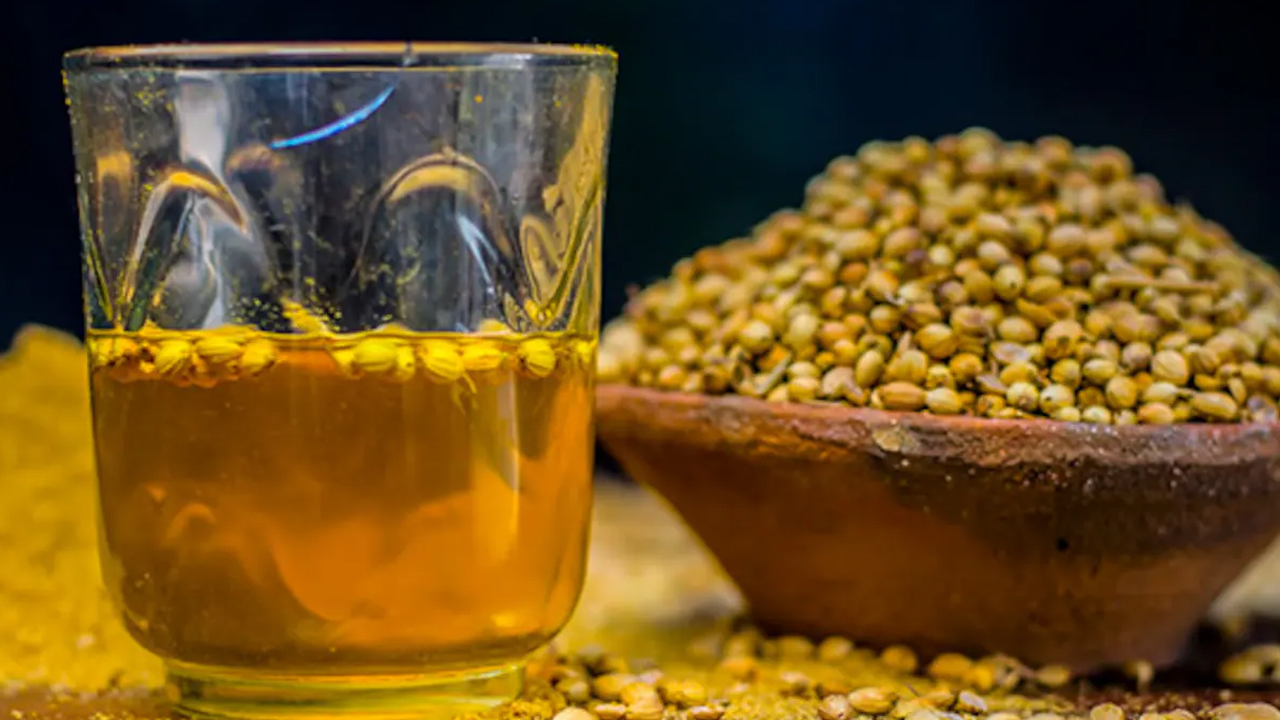 Health tips | రాత్రంతా ధనియాలను నానబెట్టి ఉదయాన్నే ఆ నీళ్లు తాగండి.. ఫలితం మామూలుగా ఉండదుగా..! Health tips | రాత్రంతా ధనియాలను నానబెట్టి ఉదయాన్నే ఆ నీళ్లు తాగండి.. ఫలితం మామూలుగా ఉండదుగా..!