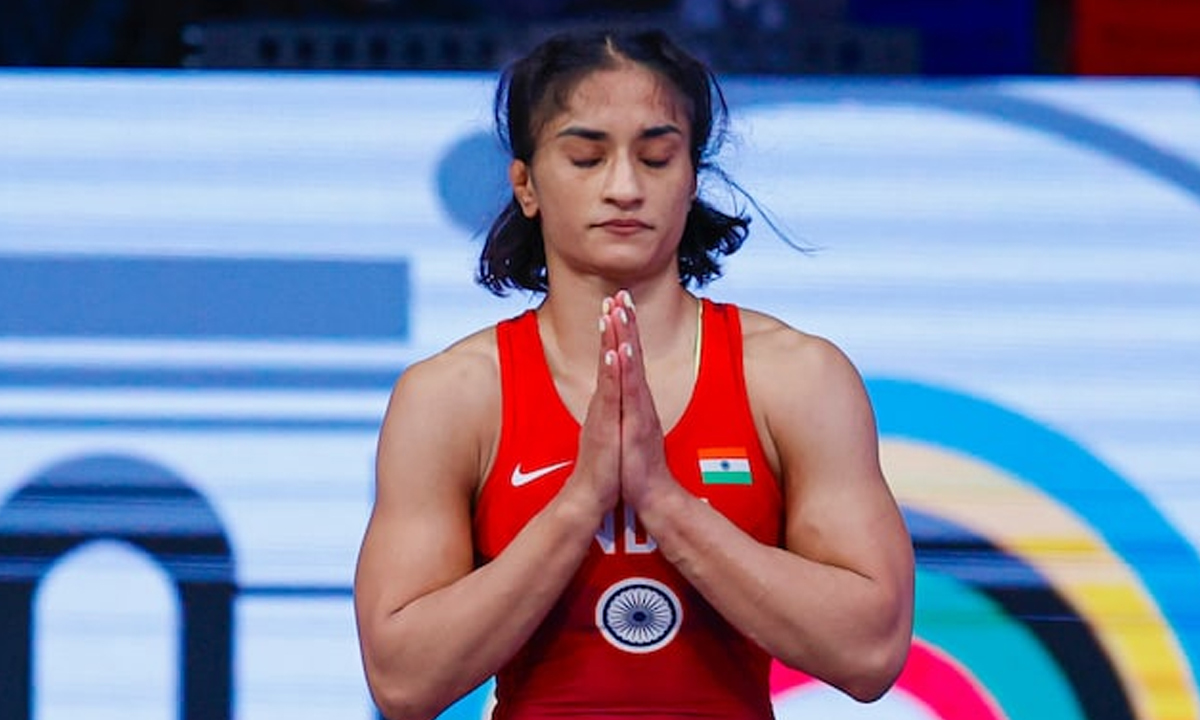 Vinesh Phogat | షాకింగ్ న్యూస్: రెజ్లింగ్ ఫైనల్స్కు అర్హత కోల్పోయిన వినేశ్ ఫొగట్.. కారణం ఇదే! Vinesh Phogat | షాకింగ్ న్యూస్: రెజ్లింగ్ ఫైనల్స్కు అర్హత కోల్పోయిన వినేశ్ ఫొగట్.. కారణం ఇదే!