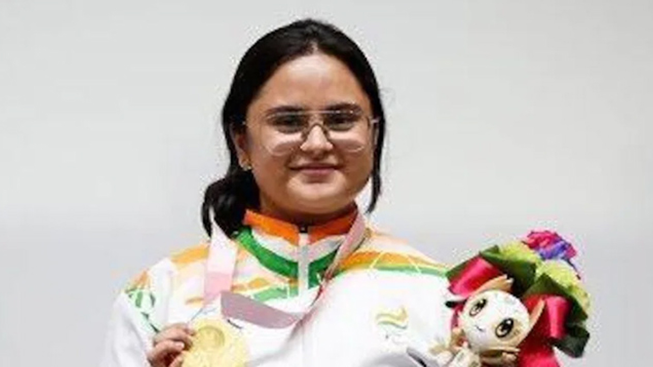 Paralympics 2024 | పారాలింపిక్స్లో భారత్ బోణీ.. గోల్డ్ మెడల్ నెగ్గిన షూటర్ అవని లెఖారా Paralympics 2024 | పారాలింపిక్స్లో భారత్ బోణీ.. గోల్డ్ మెడల్ నెగ్గిన షూటర్ అవని లెఖారా