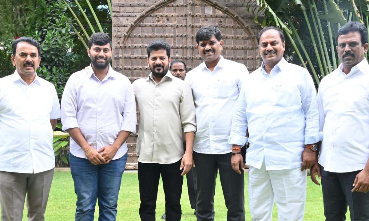 Bandla Krishnamohan Reddy | సీఎం రేవంత్రెడ్డిని కలిసిన గద్వాల ఎమ్మెల్యే బండ్ల Bandla Krishnamohan Reddy | సీఎం రేవంత్రెడ్డిని కలిసిన గద్వాల ఎమ్మెల్యే బండ్ల