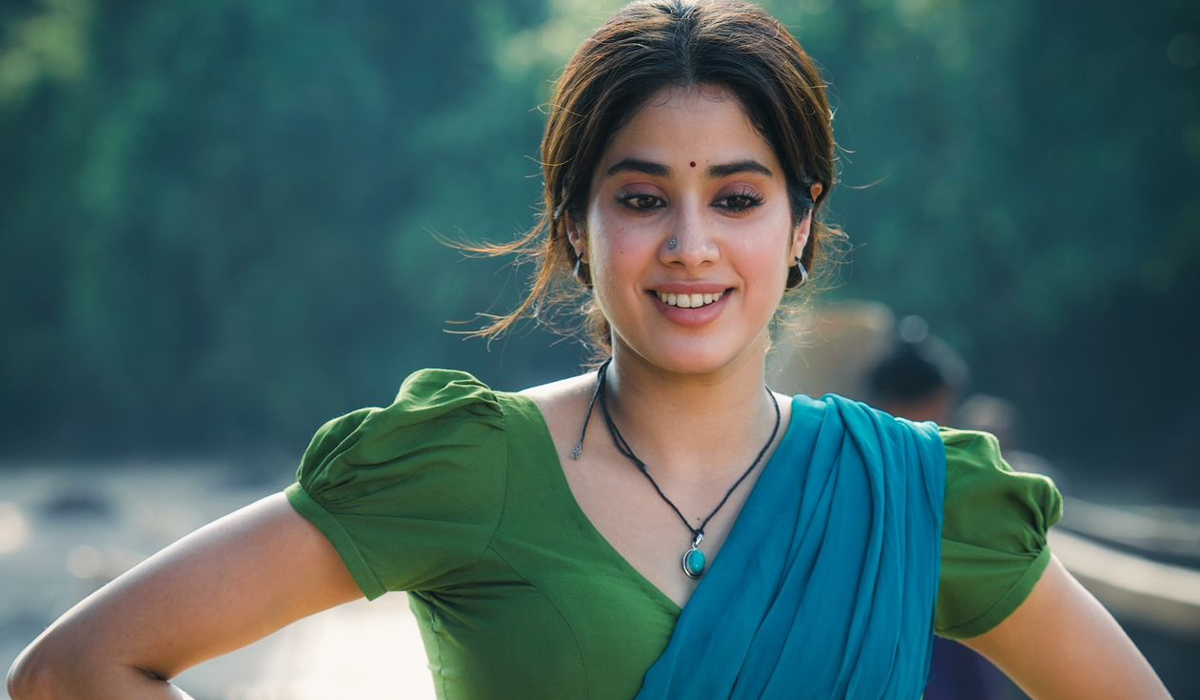 Janhvi Kapoor | ఎన్టీఆర్ ‘దేవర’పైనే బాలీవుడ్ బ్యూటీ జాన్వీకపూర్ ఆశలు..! Janhvi Kapoor | ఎన్టీఆర్ ‘దేవర’పైనే బాలీవుడ్ బ్యూటీ జాన్వీకపూర్ ఆశలు..!