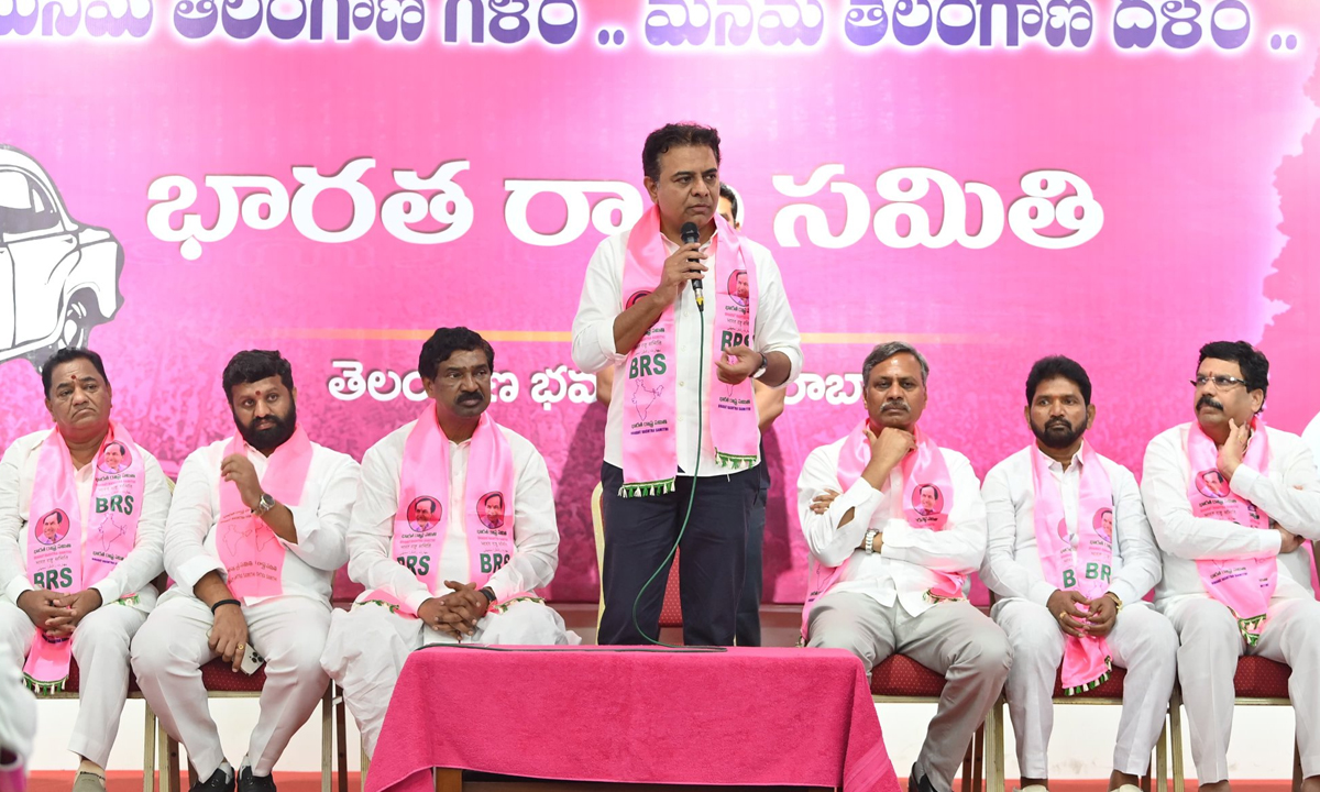 KTR | కేసీఆర్ కట్టిన సీతారామ ప్రాజెక్టుకు సీఎం రేవంత్రెడ్డి రిబ్బన్ కటింగ్: కేటీఆర్ KTR | కేసీఆర్ కట్టిన సీతారామ ప్రాజెక్టుకు సీఎం రేవంత్రెడ్డి రిబ్బన్ కటింగ్: కేటీఆర్