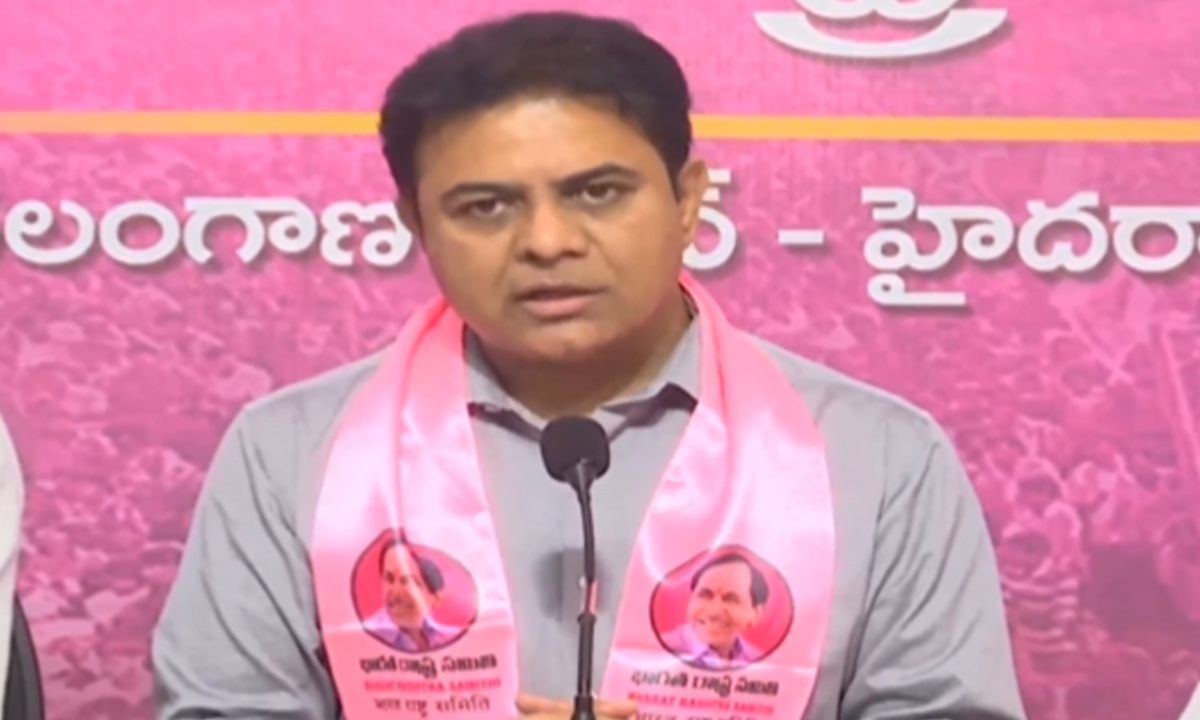 KTR | పార్టీ విషయాలు.. అంతర్గతంగా మాట్లాడితే బాగుంటుంది: కవిత లేఖపై కేటీఆర్ KTR | పార్టీ విషయాలు.. అంతర్గతంగా మాట్లాడితే బాగుంటుంది: కవిత లేఖపై కేటీఆర్