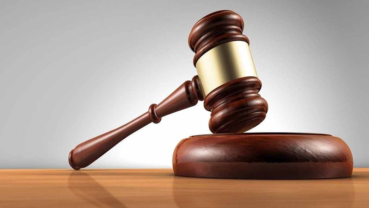 Mumbai Court | మహిళా కస్టమర్కు కన్నుకొట్టిన డోర్డెలివరీ బాయ్.. దోషిగా తేల్చిన కోర్టు..! Mumbai Court | మహిళా కస్టమర్కు కన్నుకొట్టిన డోర్డెలివరీ బాయ్.. దోషిగా తేల్చిన కోర్టు..!