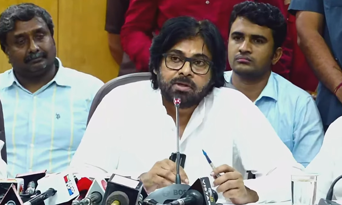 నా చిన్న కొడుకు మార్క్ శంకర్ వద్ధకు.. అన్నా వదినలను పంపిస్తున్నా: పవన్ కల్యాణ్ నా చిన్న కొడుకు మార్క్ శంకర్ వద్ధకు.. అన్నా వదినలను పంపిస్తున్నా: పవన్ కల్యాణ్