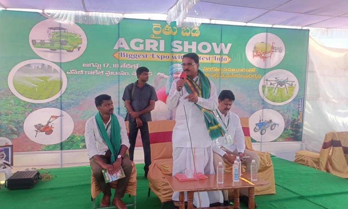 Singireddy Niranjan Reddy | రైతు క్షేమమే జన సంక్షేమం : మాజీ మంత్రి సింగిరెడ్డి నిరంజన్రెడ్డి Singireddy Niranjan Reddy | రైతు క్షేమమే జన సంక్షేమం : మాజీ మంత్రి సింగిరెడ్డి నిరంజన్రెడ్డి
