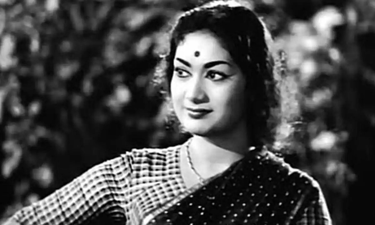 Savitri| సావిత్రి ఇంట్లో పని చేసే పని మనిషి అంత గొప్పదా.. తెలిసాక మహానటి ఏం చేసిందంటే..! Savitri| సావిత్రి ఇంట్లో పని చేసే పని మనిషి అంత గొప్పదా.. తెలిసాక మహానటి ఏం చేసిందంటే..!