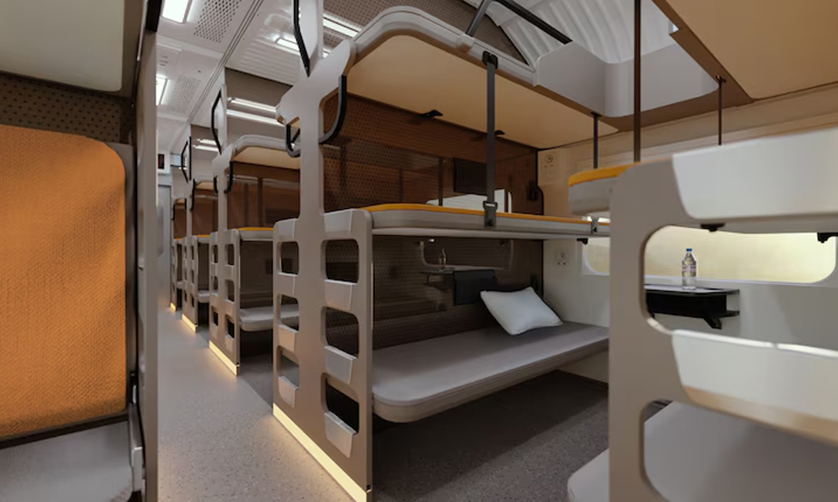 Vande Bharat sleeper train । వచ్చేస్తున్నది.. దేశపు తొలి వందేభారత్ స్లీపర్ పట్టాలెక్కేది ఎప్పటినుంచి.. ఫీచర్లేంటి.. Vande Bharat sleeper train । వచ్చేస్తున్నది.. దేశపు తొలి వందేభారత్ స్లీపర్ పట్టాలెక్కేది ఎప్పటినుంచి.. ఫీచర్లేంటి..
