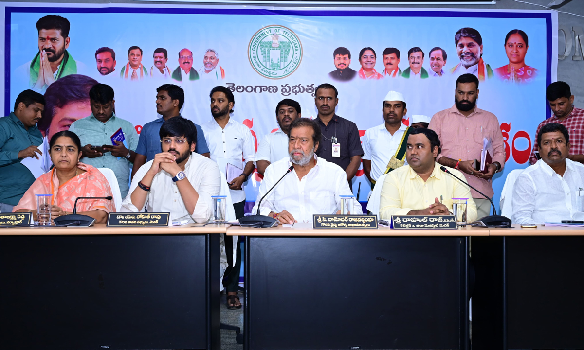 ఆరోగ్యశాఖ అధికారులు, సిబ్బంది అప్రమత్తంగా ఉండాలి: మంత్రి దామోదర ఆరోగ్యశాఖ అధికారులు, సిబ్బంది అప్రమత్తంగా ఉండాలి: మంత్రి దామోదర