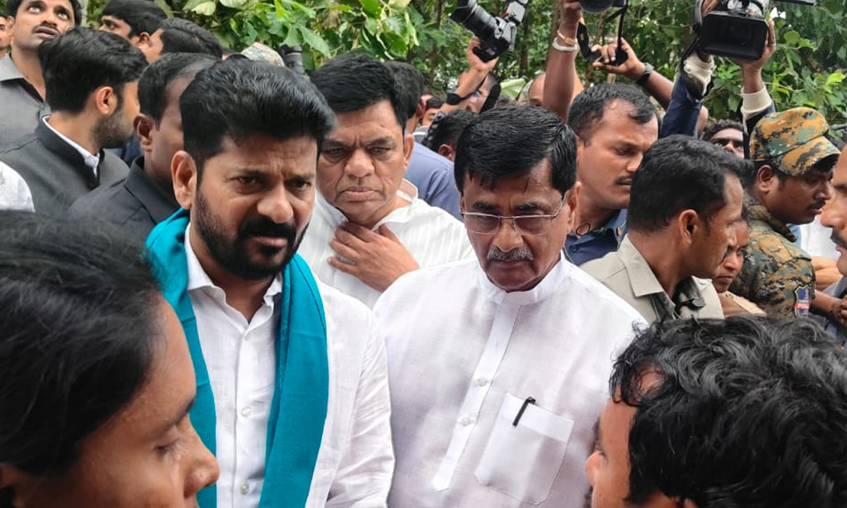 చెరువుల ఆక్రమణలు తొలగించాలి చెరువుల ఆక్రమణలు తొలగించాలి