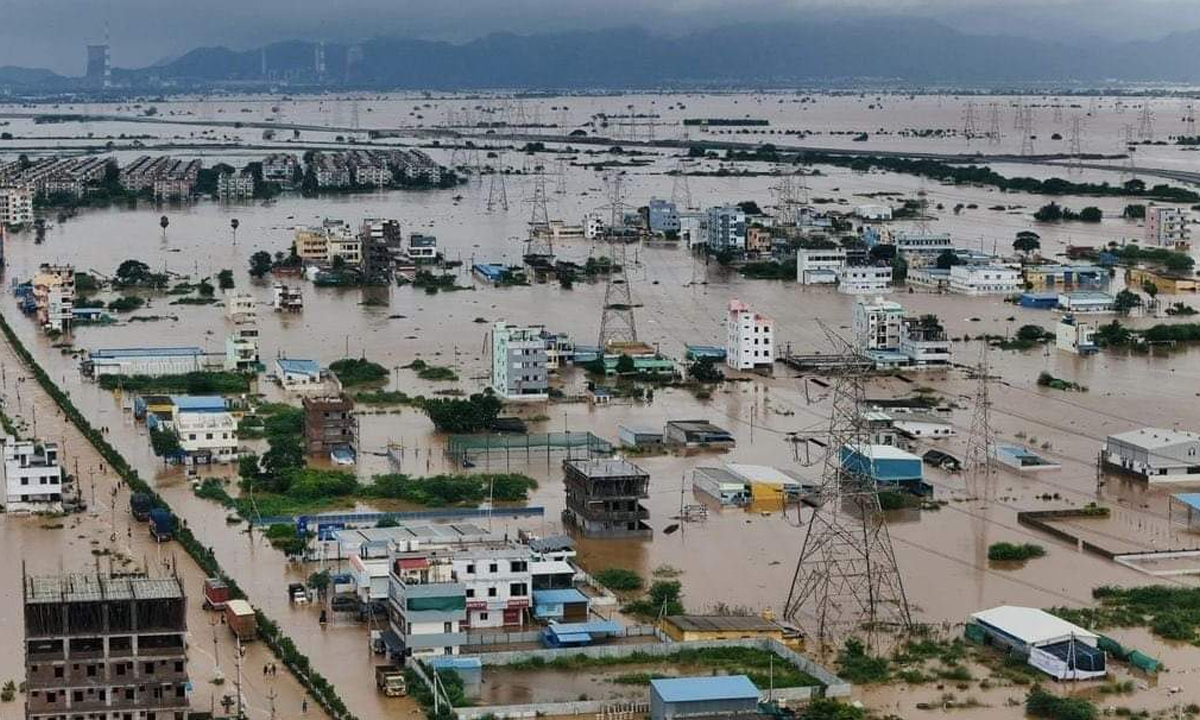 Krishna river floods । నాగార్జున సాగర్కు పోటెత్తిన వరద నీరు.. ప్రకాశం బరాజ్ వద్ద కృష్ణమ్మ ఉధృతరూపం Krishna river floods । నాగార్జున సాగర్కు పోటెత్తిన వరద నీరు.. ప్రకాశం బరాజ్ వద్ద కృష్ణమ్మ ఉధృతరూపం