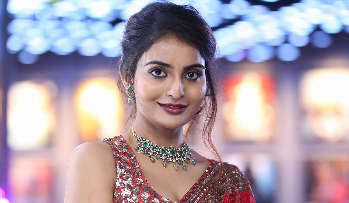 Ananya Nagalla | కమిట్‌మెంట్‌ ఇచ్చారా అని ఎలా అడుగుతారు..? ఆవేదన వ్యక్తం చేసిన యంగ్‌ బ్యూటీ అనన్య..!
