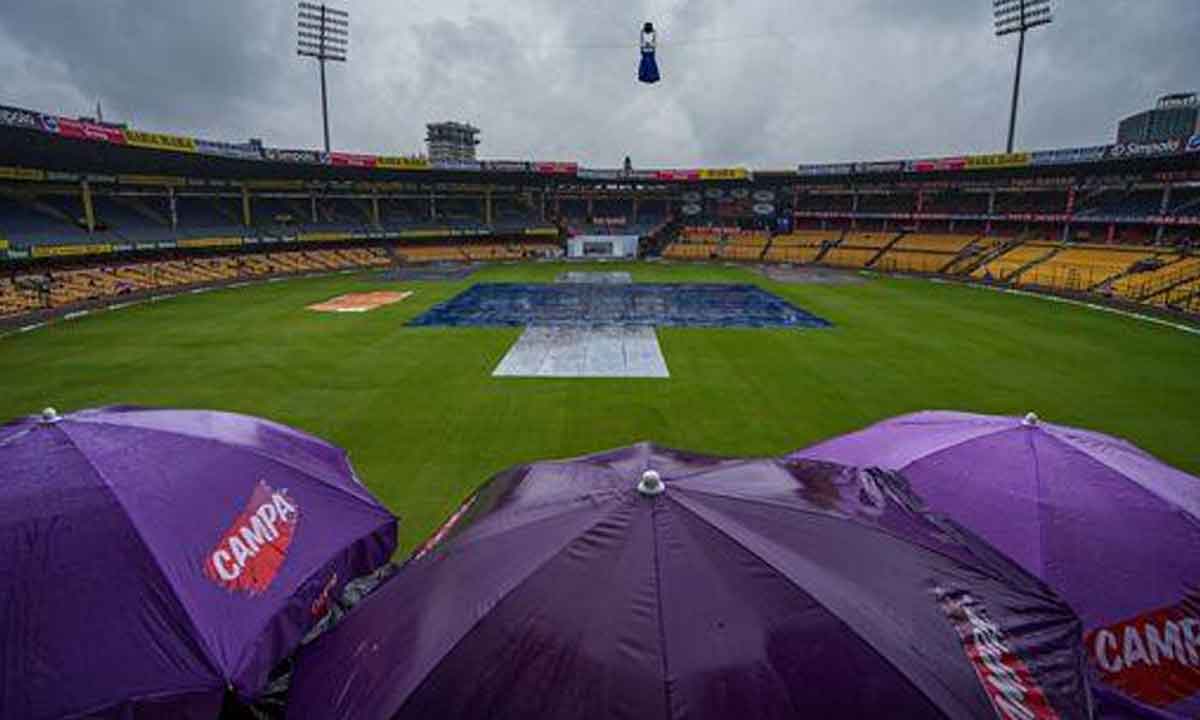 IND vs NZ| ఒక్క బంతి పడకుండానే తొలి రోజు వర్షార్పణం.. IND vs NZ| ఒక్క బంతి పడకుండానే తొలి రోజు వర్షార్పణం..