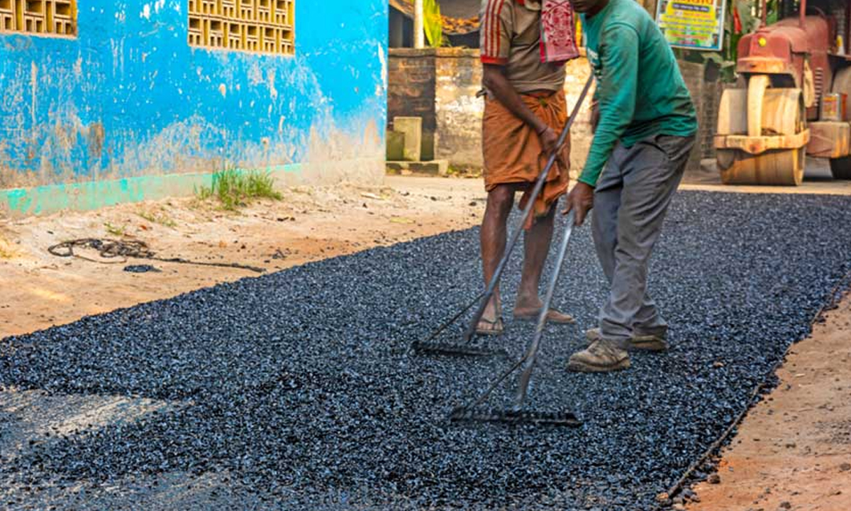 BT roads । తెలంగాణ గ్రామీణ రోడ్లకు మహర్దశ.. ప్రతి గ్రామానికి బీటీ రోడ్డు BT roads । తెలంగాణ గ్రామీణ రోడ్లకు మహర్దశ.. ప్రతి గ్రామానికి బీటీ రోడ్డు