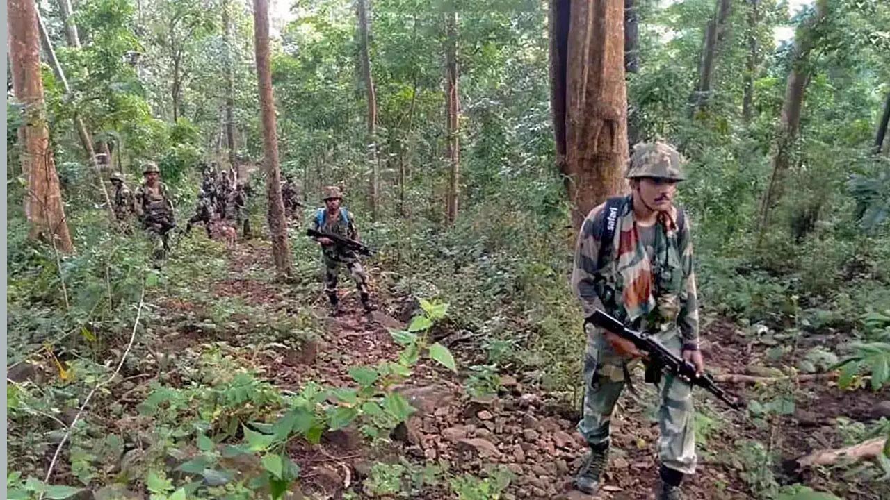Chhattisgarh | ఛత్తీస్గఢ్లో భారీ ఎన్కౌంటర్.. ఏడుగురు మావోయిస్టులు మృతి Chhattisgarh | ఛత్తీస్గఢ్లో భారీ ఎన్కౌంటర్.. ఏడుగురు మావోయిస్టులు మృతి