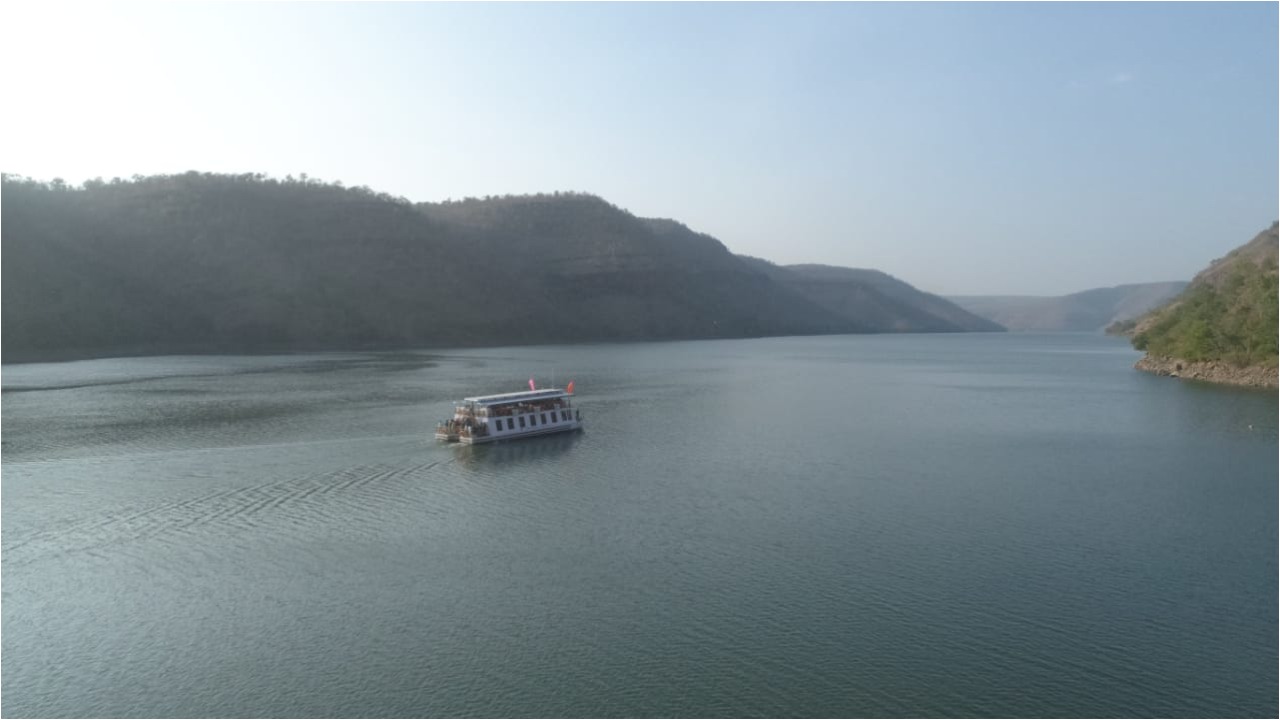 Telangana Tourism | పర్యాటకులకు గుడ్న్యూస్.. నవంబర్ 2 నుంచి నాగార్జున సాగర్ – శ్రీశైలం లాంచీ ప్రయాణం ప్రారంభం Telangana Tourism | పర్యాటకులకు గుడ్న్యూస్.. నవంబర్ 2 నుంచి నాగార్జున సాగర్ – శ్రీశైలం లాంచీ ప్రయాణం ప్రారంభం