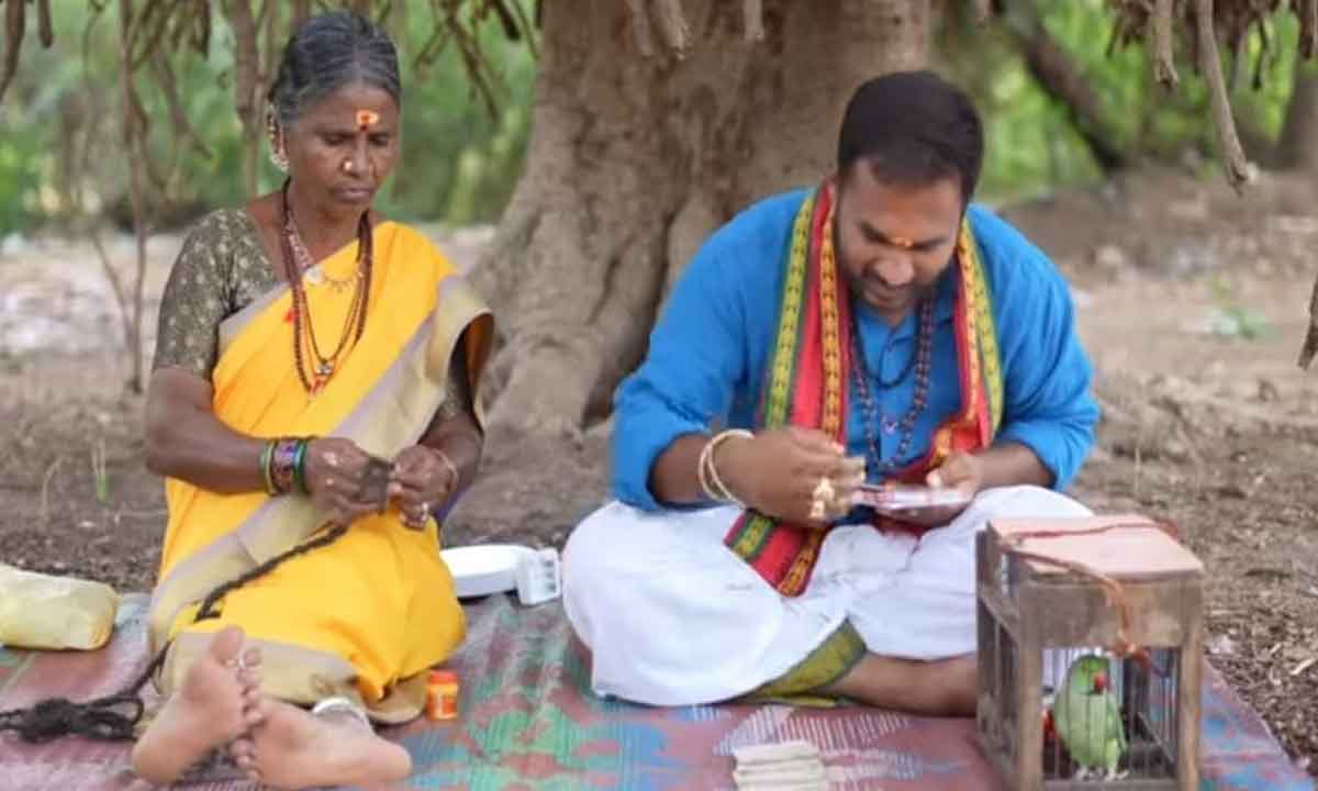Gangavva|గంగవ్వపై కేసు నమోదు.. బిగ్ బాస్ హౌజ్లో ఉంటుందా, బయటకి వచ్చేస్తుందా? Gangavva|గంగవ్వపై కేసు నమోదు.. బిగ్ బాస్ హౌజ్లో ఉంటుందా, బయటకి వచ్చేస్తుందా?