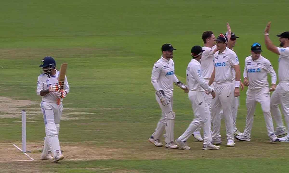 Ind vs NZ|మన బ్యాట్స్మెన్స్ తేలిపోయిన చోటు దుమ్ము రేపిన కివీస్.. రెండో రోజు ముగిసిన ఆట Ind vs NZ|మన బ్యాట్స్మెన్స్ తేలిపోయిన చోటు దుమ్ము రేపిన కివీస్.. రెండో రోజు ముగిసిన ఆట