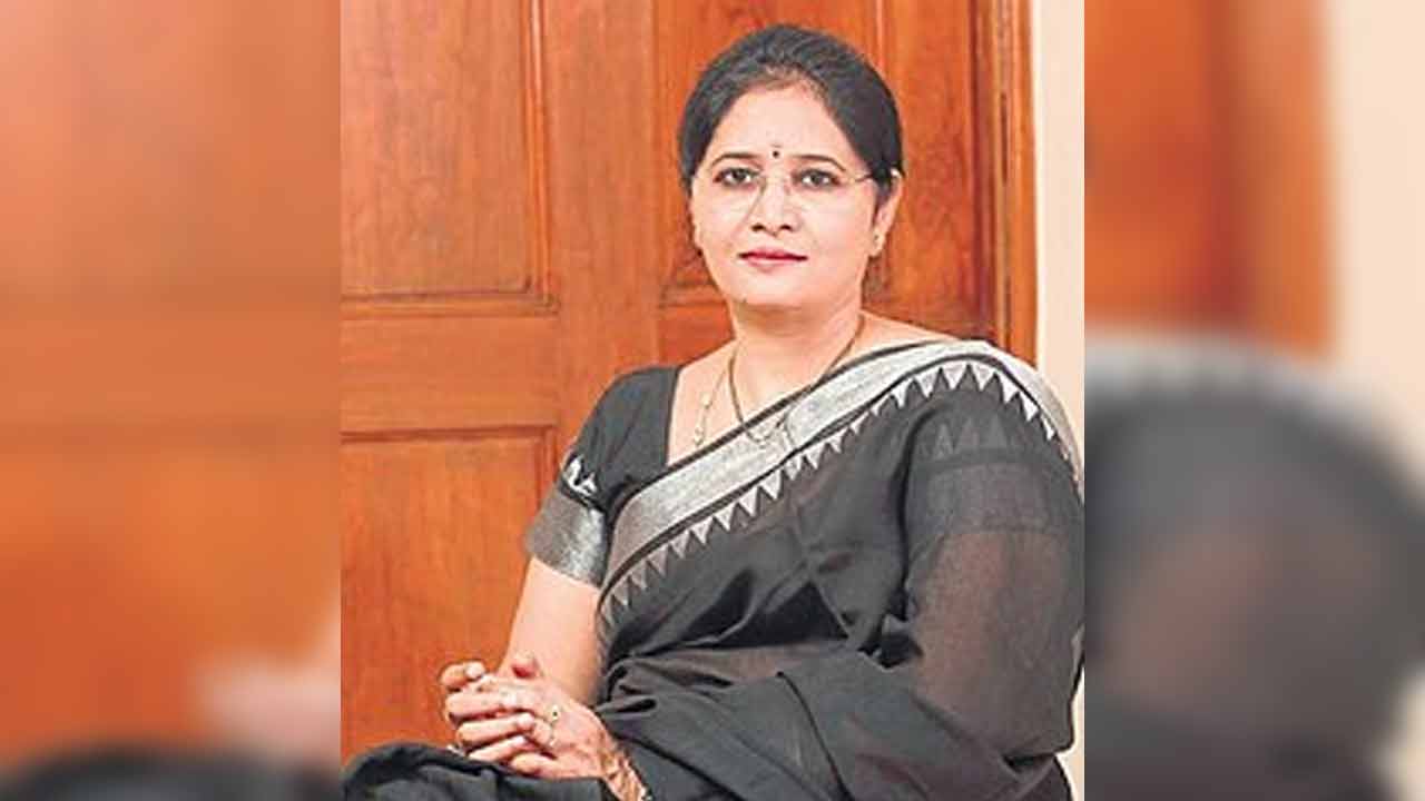 Telangana Womens University | తెలంగాణ మహిళా యూనివర్సిటీ ఇంఛార్జి వీసీగా ధనావత్ సూర్య Telangana Womens University | తెలంగాణ మహిళా యూనివర్సిటీ ఇంఛార్జి వీసీగా ధనావత్ సూర్య