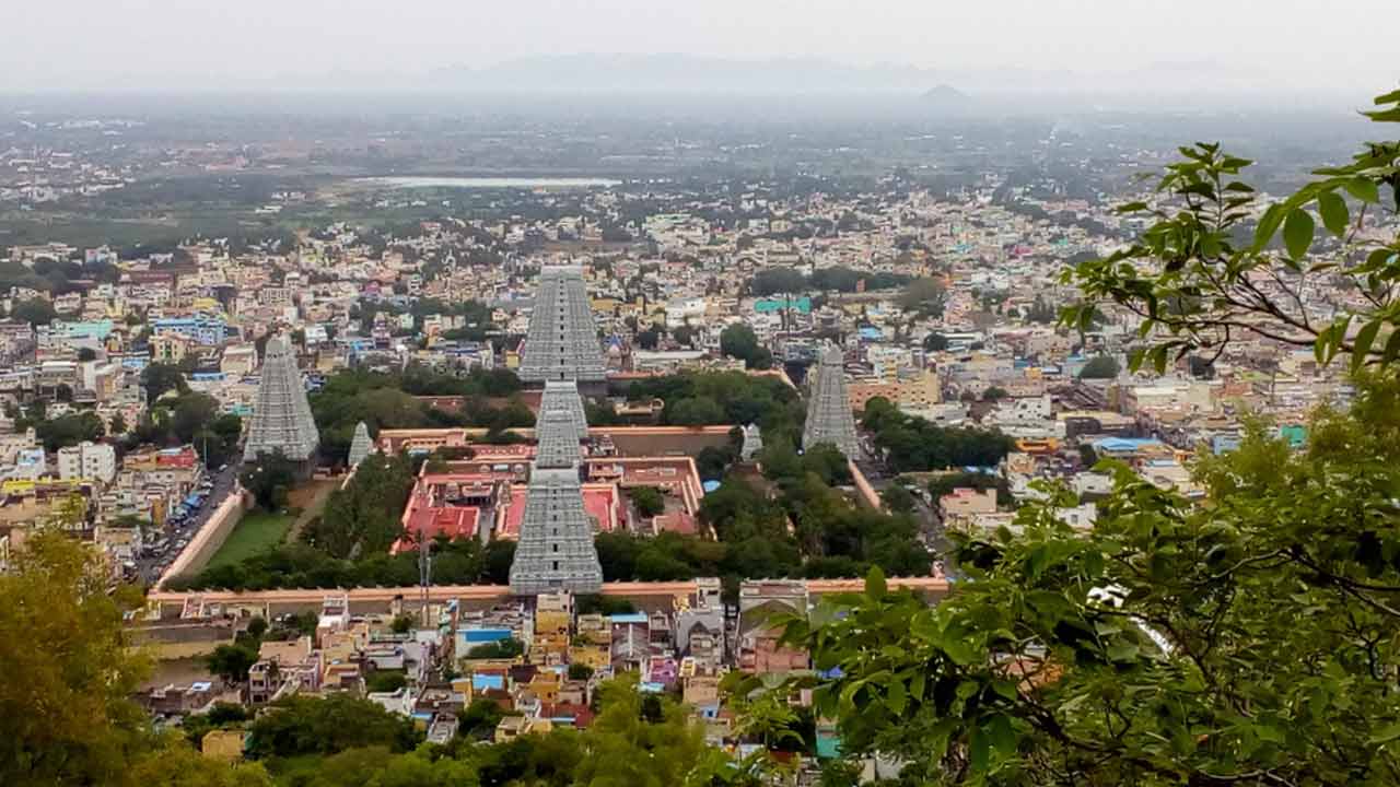 Arunachalam Giri Pradakshina | అరుణాచల గిరి ప్రదక్షిణకు వెళ్తున్నారా..? ఈ నియమాలు తప్పకుండా పాటించాల్సిందే..! Arunachalam Giri Pradakshina | అరుణాచల గిరి ప్రదక్షిణకు వెళ్తున్నారా..? ఈ నియమాలు తప్పకుండా పాటించాల్సిందే..!