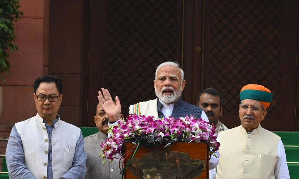 Parliament adjourned । అదానీ లంచాల కేసుపై చర్చకు ప్రతిపక్షం పట్టు.. పార్లమెంటు ఉభయ సభలు వాయిదా Parliament adjourned । అదానీ లంచాల కేసుపై చర్చకు ప్రతిపక్షం పట్టు.. పార్లమెంటు ఉభయ సభలు వాయిదా