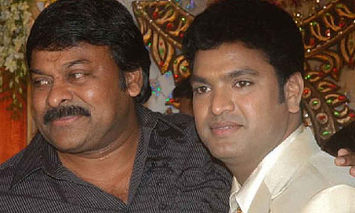 Chiranjeevi|చిరంజీవి తాగిన టీ కప్పుని భద్రంగా దాచుకున్న కమెడీయన్..లక్షలు ఇచ్చినా ఇవ్వడట..! Chiranjeevi|చిరంజీవి తాగిన టీ కప్పుని భద్రంగా దాచుకున్న కమెడీయన్..లక్షలు ఇచ్చినా ఇవ్వడట..!