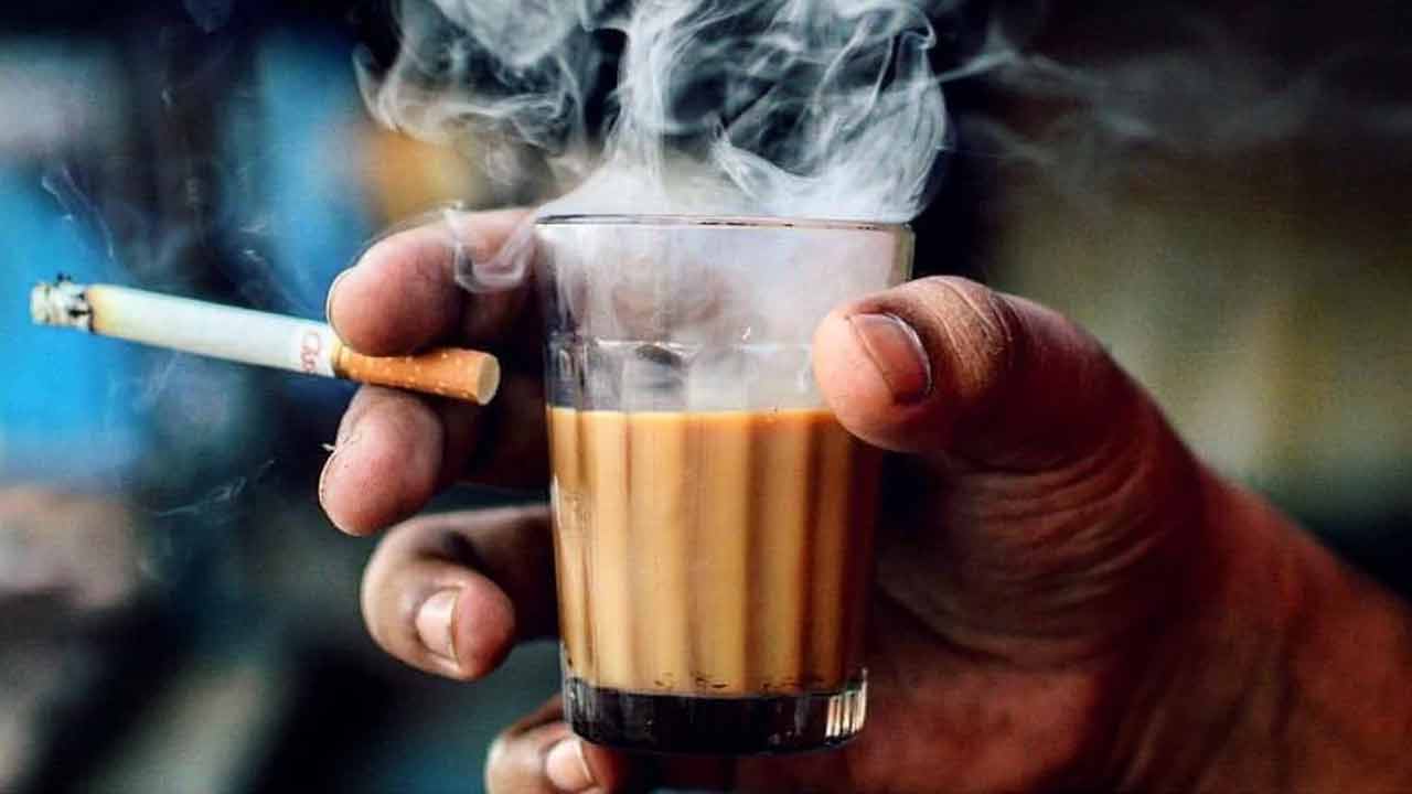 Cigarette with Tea | ‘టీ’ తాగుతూ ‘సిగరెట్’ కాలుస్తున్నారా..? వంధ్యత్వం తప్పదట.. జర జాగ్రత్త..!! Cigarette with Tea | ‘టీ’ తాగుతూ ‘సిగరెట్’ కాలుస్తున్నారా..? వంధ్యత్వం తప్పదట.. జర జాగ్రత్త..!!