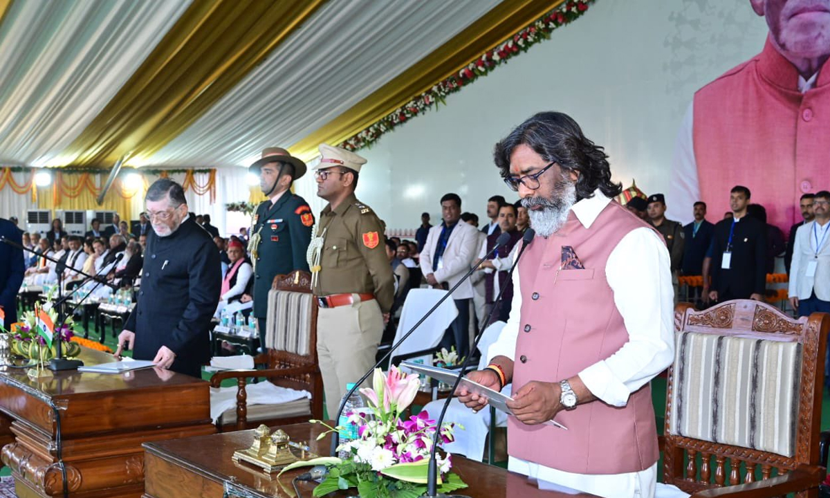 Hemant Soren । జార్ఖండ్ 14వ సీఎంగా ప్రమాణం చేసిన హేమంత్ సొరేన్ Hemant Soren । జార్ఖండ్ 14వ సీఎంగా ప్రమాణం చేసిన హేమంత్ సొరేన్
