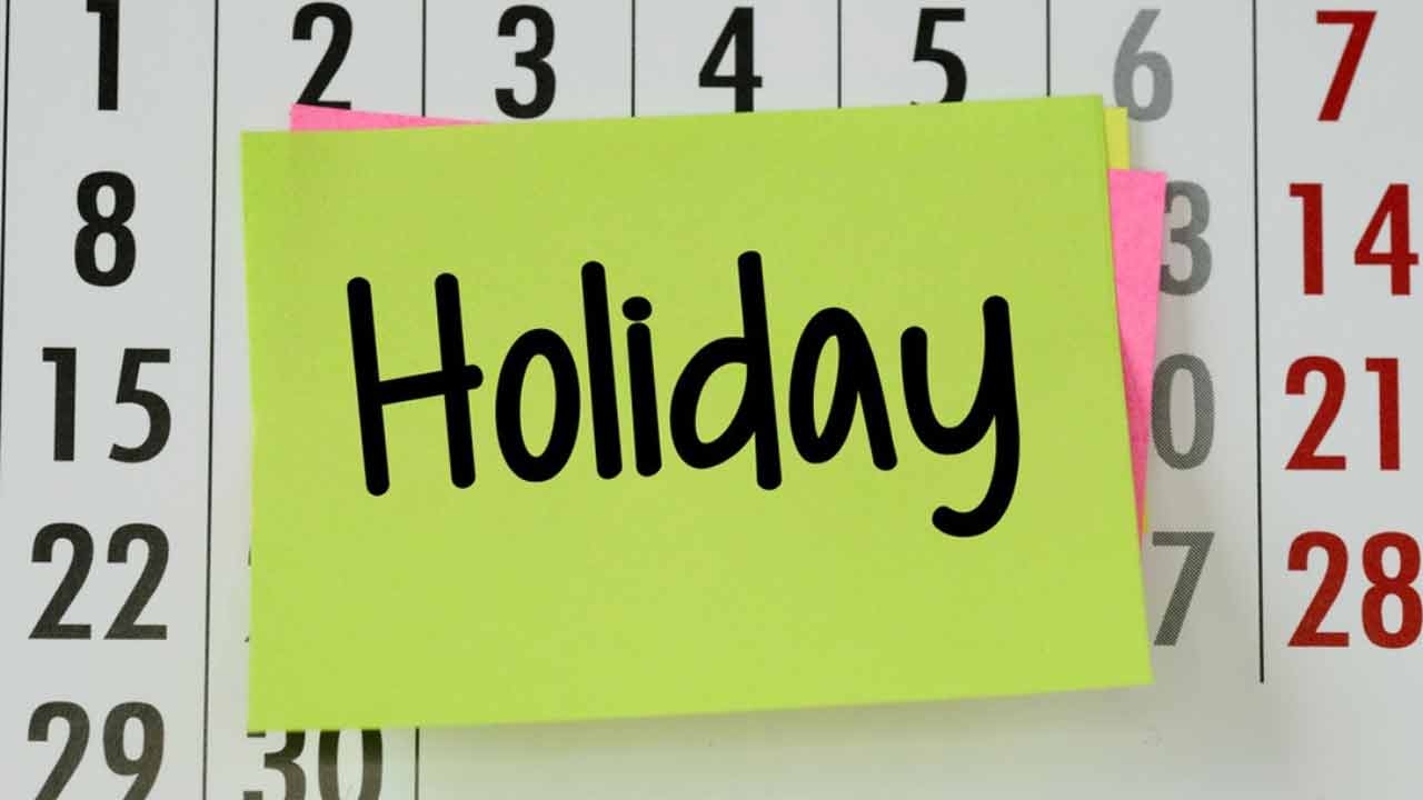 Govt Holidays | 2025లో ప్రభుత్వ సెలువులు ఇవే.. శని, ఆదివారాల్లోనే జనరల్ హాలీడేస్ అధికం..! Govt Holidays | 2025లో ప్రభుత్వ సెలువులు ఇవే.. శని, ఆదివారాల్లోనే జనరల్ హాలీడేస్ అధికం..!