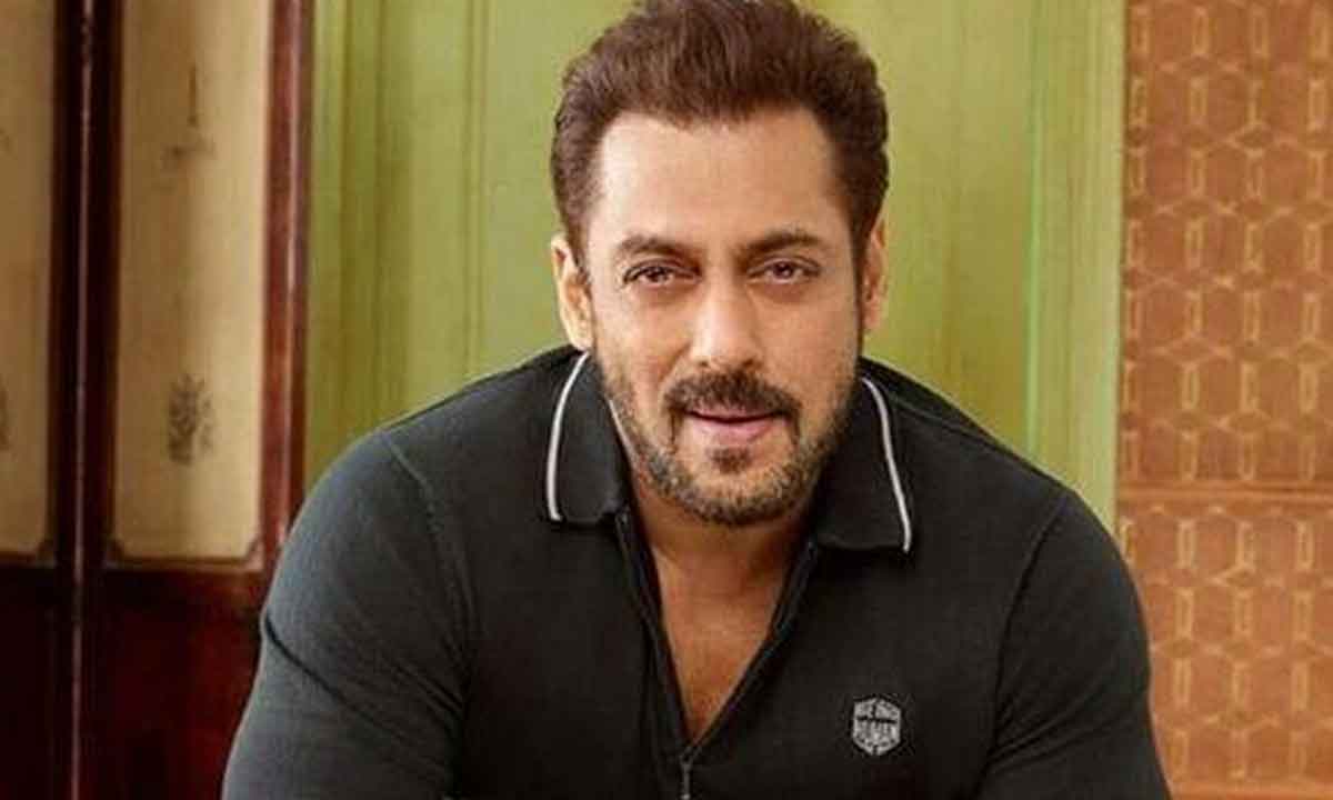 Salman Khan|వరుస బెదిరింపులతో సల్మాన్ షూటింగ్ చేసేందుకు అంత మంది రక్షణనా? Salman Khan|వరుస బెదిరింపులతో సల్మాన్ షూటింగ్ చేసేందుకు అంత మంది రక్షణనా?