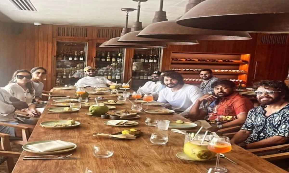 Ram Charan-Mahesh|మాల్దీవ్స్లో మస్త్ పార్టీ చేసుకున్న స్టార్ హీరోలు.. చిరు, నాగ్,మహేష్, రామ్ చరణ్ ఒకే ఫ్రేములో Ram Charan-Mahesh|మాల్దీవ్స్లో మస్త్ పార్టీ చేసుకున్న స్టార్ హీరోలు.. చిరు, నాగ్,మహేష్, రామ్ చరణ్ ఒకే ఫ్రేములో