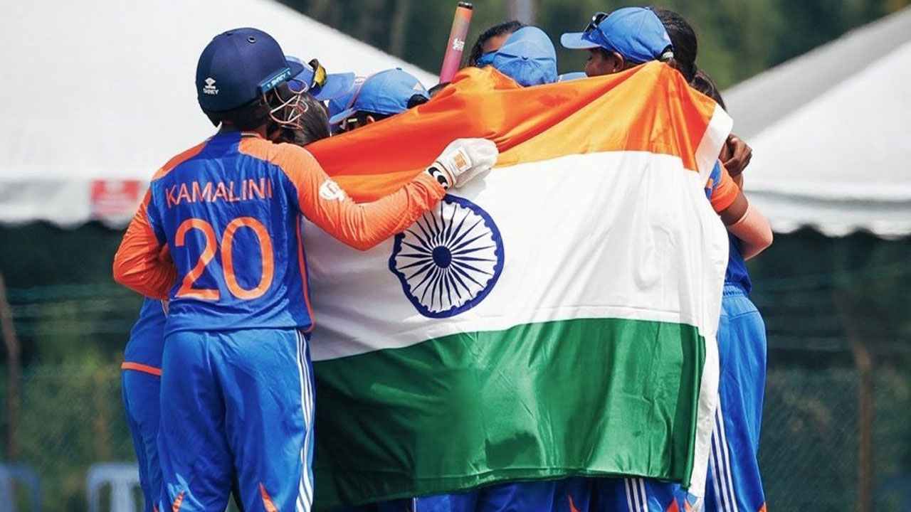 U19AsiaCup2024: అబ్బాయిలు ముంచారు.. అమ్మాయిలు కప్పు కొట్టారు U19AsiaCup2024: అబ్బాయిలు ముంచారు.. అమ్మాయిలు కప్పు కొట్టారు