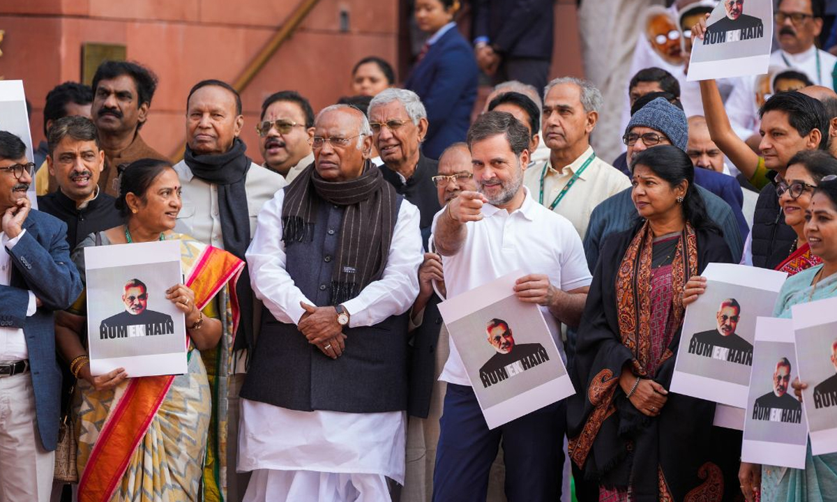 Parliament । ఓం బిర్లాను కలిసిన రాహుల్.. ధన్కర్పై ఖర్గే నిప్పులు Parliament । ఓం బిర్లాను కలిసిన రాహుల్.. ధన్కర్పై ఖర్గే నిప్పులు