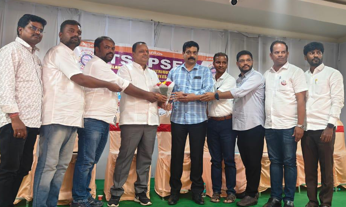 mlc elections । కరీంనగర్ -మెదక్- నిజామాబాద్- అదిలాబాద్ ఉపాధ్యాయ ఎమ్మెల్సీ అభ్యర్థిగా తిరుమల్ రెడ్డి ఇన్నారెడ్డి ఖరారు mlc elections । కరీంనగర్ -మెదక్- నిజామాబాద్- అదిలాబాద్ ఉపాధ్యాయ ఎమ్మెల్సీ అభ్యర్థిగా తిరుమల్ రెడ్డి ఇన్నారెడ్డి ఖరారు