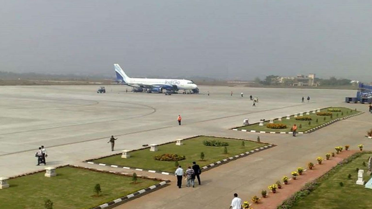 Mamnoor Airport: మామునూరు ఎయిర్ పోర్టుకు.. కేంద్రం గ్రీన్ సిగ్నల్ Mamnoor Airport: మామునూరు ఎయిర్ పోర్టుకు.. కేంద్రం గ్రీన్ సిగ్నల్
