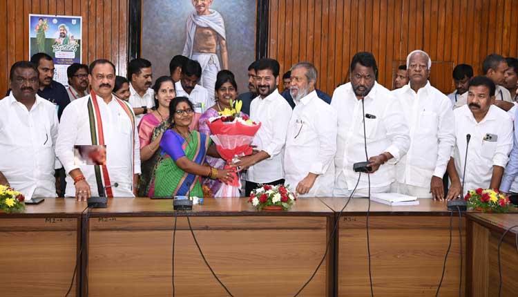 CM Revanth Reddy: వర్గీకరణ అమలులో తొలి అడుగు మనదే : సీఎం రేవంత్ రెడ్డి CM Revanth Reddy: వర్గీకరణ అమలులో తొలి అడుగు మనదే : సీఎం రేవంత్ రెడ్డి