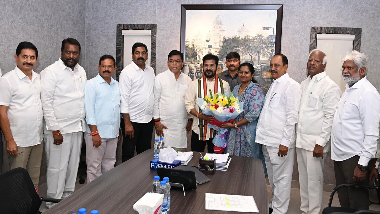 Cm Revanth Reddy: దశాబ్దాల కల సాకారం.. సీఎంకి కృతజ్ఞతలు తెలిపిన ఉమ్మడి వరంగల్ జిల్లా ఎంపీలు, ఎమ్మెల్యేలు Cm Revanth Reddy: దశాబ్దాల కల సాకారం.. సీఎంకి కృతజ్ఞతలు తెలిపిన ఉమ్మడి వరంగల్ జిల్లా ఎంపీలు, ఎమ్మెల్యేలు