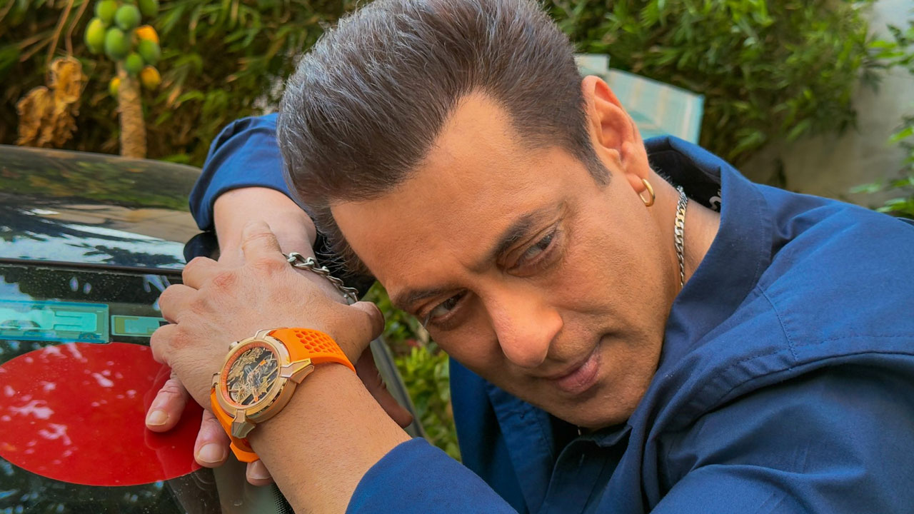 Salmankhan: సల్మాన్ ఖాన్.. రామ్ జన్మభూమి వాచ్ రగడ ! Salmankhan: సల్మాన్ ఖాన్.. రామ్ జన్మభూమి వాచ్ రగడ !