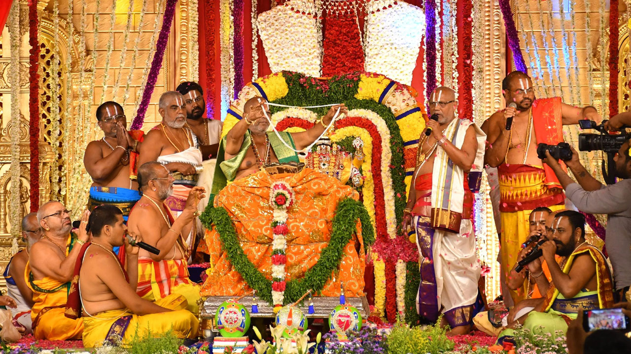 Yadagirigutta: కమనీయం.. రమణీయం లక్ష్మీనరసింహుల కళ్యాణ మహోత్సవం Yadagirigutta: కమనీయం.. రమణీయం లక్ష్మీనరసింహుల కళ్యాణ మహోత్సవం