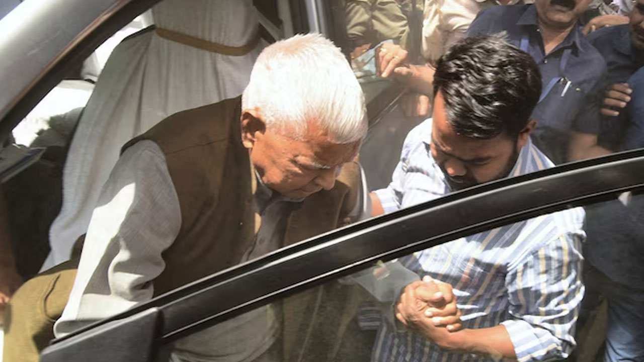 Lalu Prasad Yadav | తీవ్ర ఆరోగ్య సమస్యలతో హాస్పిటల్లో చేరిన లాలూ ప్రసాద్ యాదవ్ Lalu Prasad Yadav | తీవ్ర ఆరోగ్య సమస్యలతో హాస్పిటల్లో చేరిన లాలూ ప్రసాద్ యాదవ్