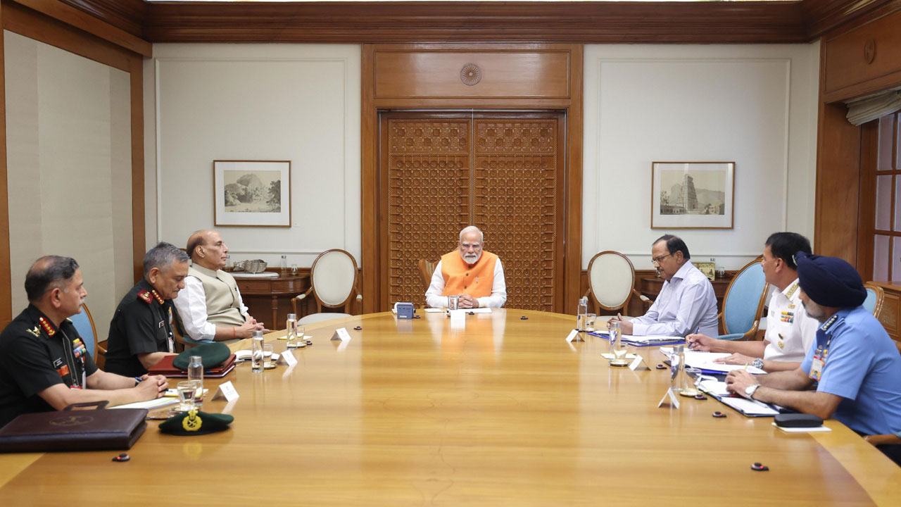 PM MODI | సైన్యానికి పూర్తి స్వేచ్ఛ! ఎప్పుడు చేస్తారో.. ఎలా చేస్తారో మీ ఇష్టం PM MODI | సైన్యానికి పూర్తి స్వేచ్ఛ! ఎప్పుడు చేస్తారో.. ఎలా చేస్తారో మీ ఇష్టం