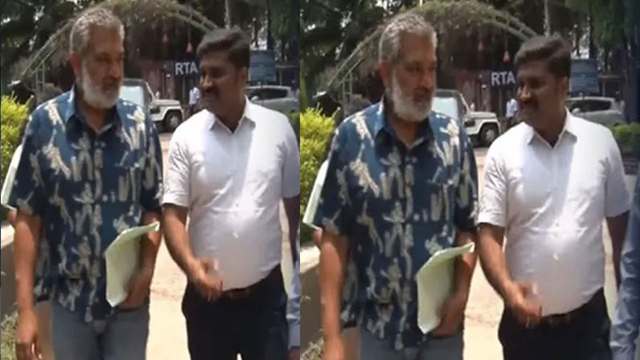 RTA కార్యాలయానికి డైరెక్టర్ రాజమౌళి! RTA కార్యాలయానికి డైరెక్టర్ రాజమౌళి!