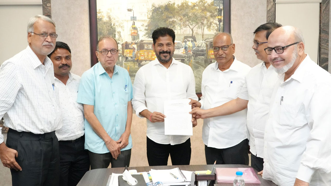 Telangana: అడవుల్లో శాంతి నెలకొనేనా! చర్చల కమిటీ ప్రయత్నం ఫలించేనా? Telangana: అడవుల్లో శాంతి నెలకొనేనా! చర్చల కమిటీ ప్రయత్నం ఫలించేనా?