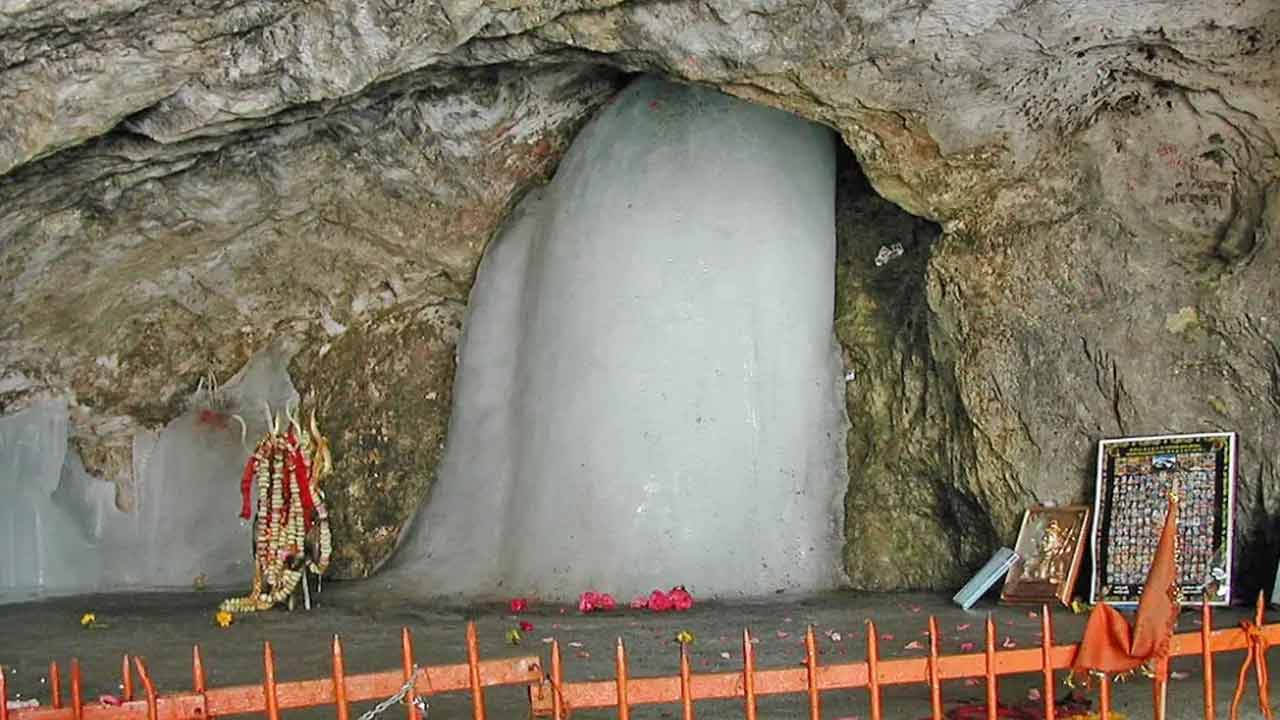 Amarnath Yatra | అమర్నాథ్ యాత్రలోని రహస్యం ఇదే..! శివపార్వతుల కథ విన్నది ఆ రెండు చిలుకలేనట..!! Amarnath Yatra | అమర్నాథ్ యాత్రలోని రహస్యం ఇదే..! శివపార్వతుల కథ విన్నది ఆ రెండు చిలుకలేనట..!!
