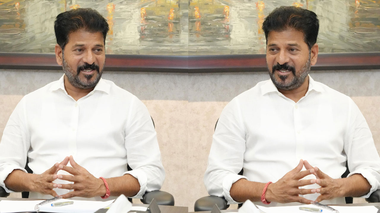Revanth Reddy | నేను CM అయిన రెండో రోజే.. KCR గుండె పగిలింది! ఇంకా ఇరవై ఏళ్లు రాజకీయాల్లో Revanth Reddy | నేను CM అయిన రెండో రోజే.. KCR గుండె పగిలింది! ఇంకా ఇరవై ఏళ్లు రాజకీయాల్లో